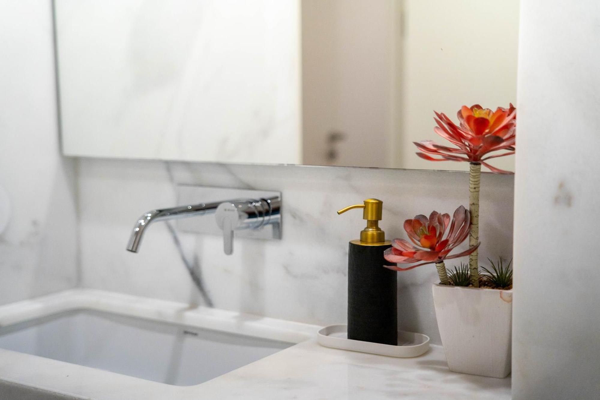 Primrose 1Br Delight W Parking By Lovelystay OOporto Extérieur photo